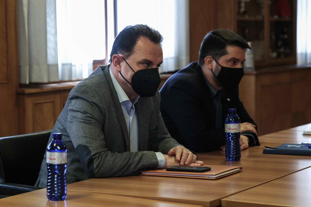 ΓΕΩΡΓΑΝΤΑΣ ΜΕ ΣΥΡΙΖΑ