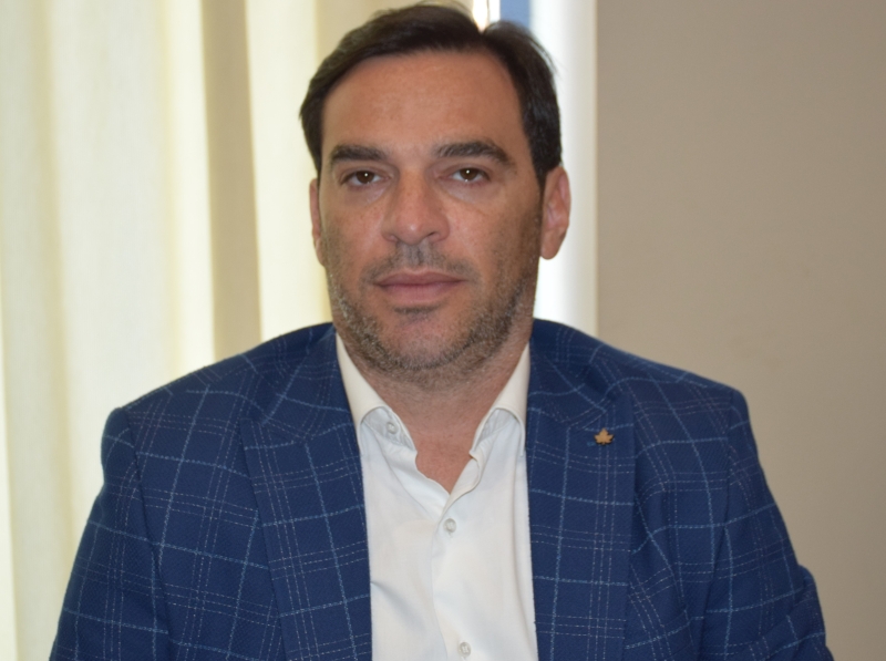 mponanos xaralampos