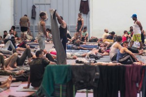 Έντυπο του Θ.Πλεύρη στους παράνομους μετανάστες: «Φύγετε από την Ελλάδα τώρα, για να αποφύγετε τη φυλακή»