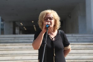 Συγκέντρωση στον Άρειο Πάγο για τις αποφυλακίσεις μελών της Χρυσής Αυγής – Παρούσα η Μάγδα Φύσσα