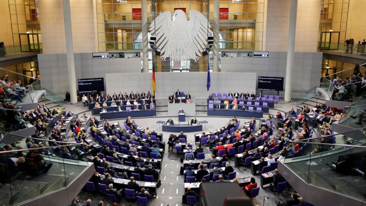 Φρίντριχ Μερτς: Εκλέχτηκε νέος καγκελάριος στη δεύτερη ψηφοφορία με 325 ψήφους