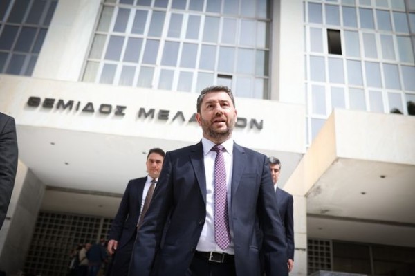 Υποκλοπές: Η Εθνική Τράπεζα «αδειάζει» τους ανώτατους εισαγγελείς για την κάρτα που πλήρωσε τα SMS με το Predator