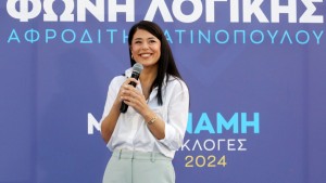 Α.Λατινοπούλου κατά Κ.Βελόπουλου: «Πουλούσε ματζούνια για την άνοια και δεν είναι στη φυλακή»