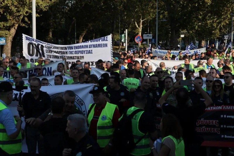 Θεσσαλονίκη – Μεγάλη πορεία διαμαρτυρίας στελεχών των Ενόπλων Δυνάμεων και των Σωμάτων Ασφαλείας