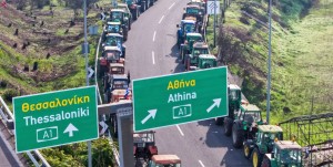 Σε πορεία σύγκρουσης η κυβέρνηση με τα μπλόκα που λένε όχι στο διάλογο – Στις 3 η συνάντηση Μητσοτάκη με αγρότες
