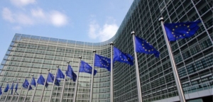 Η Κομισιόν καταδικάζει την απόφαση της Τουρκίας να μετατρέψει σε τζαμί τη Μονή της Χώρας