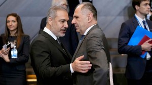 Διπλό «εγκεφαλικό» της Αθήνας: «Στον αέρα» όλες οι αποθήκες όπλων των ΕΔ &amp; τουρκικό «σκριν» στις «γκρίζες ζώνες»