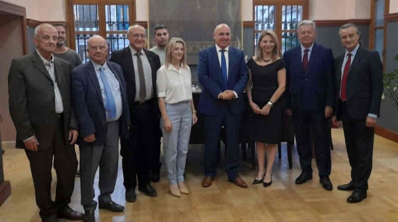 Η Μαρία Καρυστιανού στη Ναύπακτο – Μηνύματα δημοκρατίας και ευθύνης με φόντο την ιστορική μνήμη