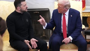 Σπεύδει στις ΗΠΑ o Β.Ζελένσκι για να του ανακοινωθεί η «μερική συμφωνία» με Β.Πούτιν – Την Δευτέρα η συνάντηση