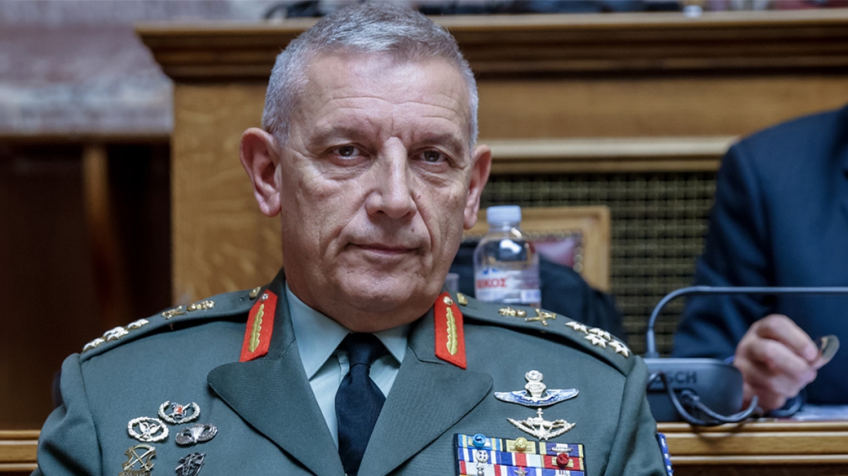 Ώρα ΚΥΣΕΑ για ανανέωση «εκ βάθρων» στις Ένοπλες Δυνάμεις – Φεύγει ο Φλώρος