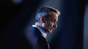 Ο Κ.Μητσοτάκης πανηγυρίζει γιατί δίνει «πρόωρα» 13 δισ. ευρώ στους δανειστές αντί να τα επενδύσει στην ελληνική οικονομία!
