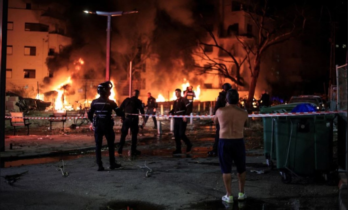 Διατρήθηκε η ισραηλινή αντιπυραυλική ασπίδα και κτυπήθηκε από ιρανικό βαλλιστικό βλήμα η αμερικανική πρεσβεία!