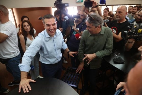 Θεσσαλονίκη: Στην αγορά Μοδιάνο ο Τσίπρας – «Οι πολίτες θα πάρουν αύριο τις σωστές αποφάσεις»