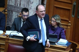 Νέες αποκαλύψεις: Ο Μ.Λαζαρίδης παραιτήθηκε από τη ΓΓ Ισότητας και την θέση του πήρε η γυναίκα του