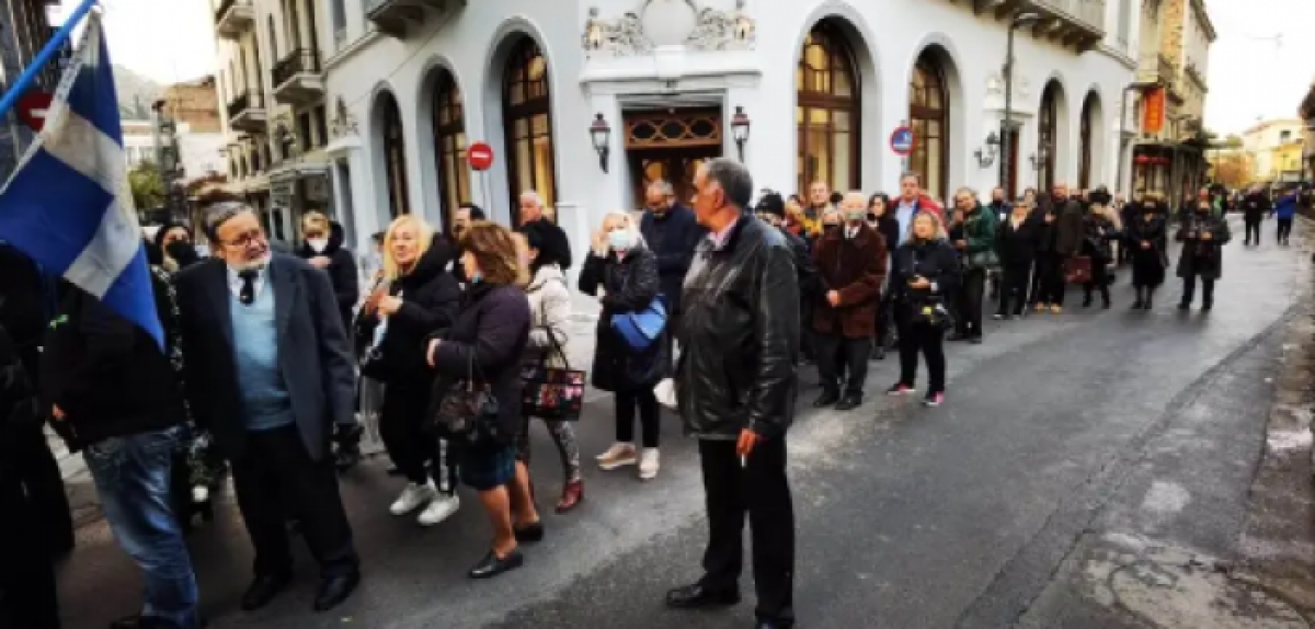 Τέως βασιλιάς Κωνσταντίνος: Σε λαϊκό προσκύνημα η σορός στο παρεκκλήσι της Μητρόπολης