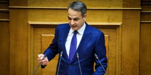 «Τριγμοι» σε κυβερνηση-κομμα ΝΔ «Πυροβολισμοί» από Ντόρα, Κ.Μπακογιάννη κ.α.