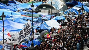 Δεκάδες χιλιάδες διαδηλώνουν σε όλη την Ισπανία ενάντια στην στεγαστική κρίση – Ακροδεξιοί εναντίον διαδηλωτών
