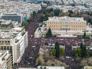 Εκατοντάδες χιλιάδες κόσμος στο Σύνταγμα