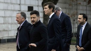 Ο Φ.Μερτς θελει συνεχιση μαχων Ο Β.Ζελένσκι λέει «ναι» στην παραχώρηση του 25% των εδαφών στη Ρωσία