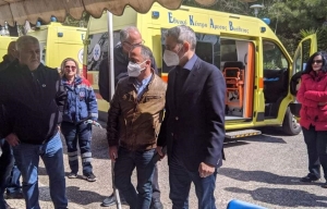 Επισκέφθηκε το ΕΚΑΒ Αγρινίου ο Κώστας Καραγκούνης