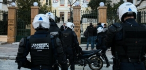 Επίθεση στον πρύτανη της ΑΣΟΕΕ: Τουλάχιστον 5 υπόπτους «δείχνουν» οι κάμερες