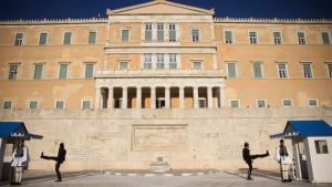 ΠΑΣΟΚ: Ένσταση αντισυνταγματικότητας κατά της τροπολογίας για τον Άγνωστο Στρατιώτη