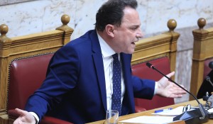 «Αρένα» η Βουλή: Άγρια κόντρα Ζ.Κωνσταντοπούλου – Α.Γεωργιάδη