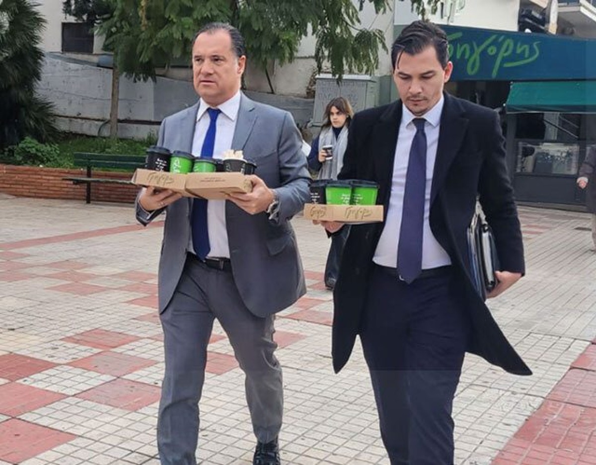 Άδωνις Γεωργιάδης: Έδωσε εντολή σε κλειδαρά να ανοίξει το φαρμακείο του ΕΟΠΥΥ και μάζεψε τις συνταγές των ασφαλισμένων