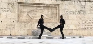 Η συγκινητική αλλαγή φρουράς εις μνήμην της Γενοκτονίας των Ποντίων