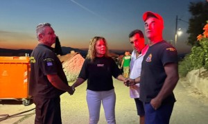 Χριστίνα Σταρακά στα μέτωπα της φωτιάς σε Βόνιτσα και Σταμνά Μεσολογγίου στο πλευρό κατοίκων, εθελοντών και πυροσβεστών: «Μαζί, με αλληλεγγύη και επιμονή, θα ξανασηκώσουμε τον τόπο μας»