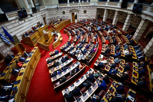Βουλή: Η νέα σύνθεση έχει 83 δικηγόρους και 40 γιατρούς – Δείτε όλα τα επαγγέλματα