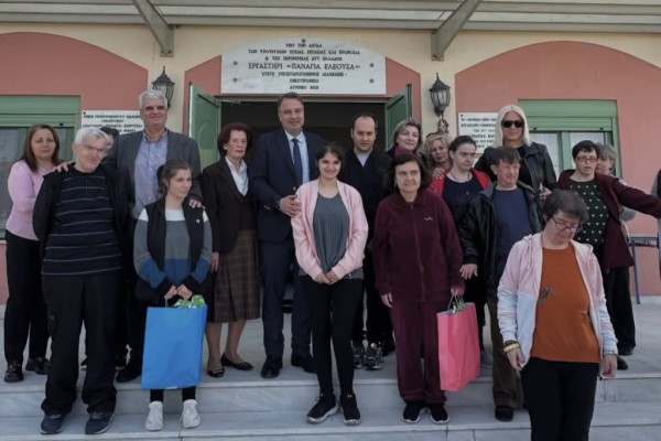 Ο Θανάσης Παπαθανάσης στις Στέγες Υποστηριζόμενης Διαβίωσης «ΑΛΚΥΟΝΗ» και «Παναγία Ελεούσα»