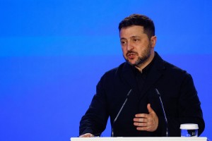 Η αντίδραση Β.Ζελένσκι στην απόφαση του Κ.Ναβρότσκι να του αφαιρέσει το παράσημο του Τάγματος του Λευκού Αετού