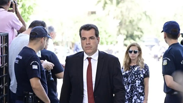 Θάνος Πλεύρης: Καμία ανοχή στον «λαθρομετανάστη» που προσέβαλε τους Εύζωνες