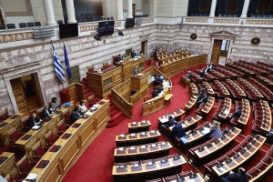Επιστολική ψήφος: Πέρασε με 158 ψήφους το νομοσχέδιο για συμμετοχή στις ευρωεκλογές