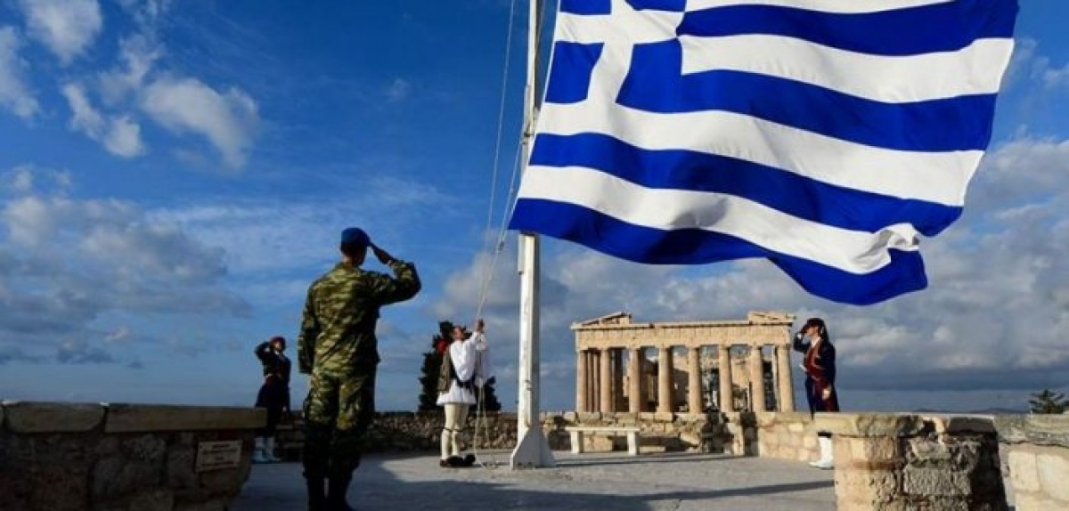 200 χρόνια από την Επανάσταση του 1821: Η έπαρση της σημαίας στον Ιερό Βράχο της Ακρόπολης