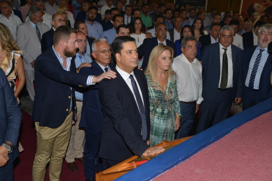 Πραγματοποιήθηκε σήμερα η ορκωμοσία του Δημάρχου και των μελών του νέου Δημοτικού Συμβουλίου Αγρινίου (φωτο)
