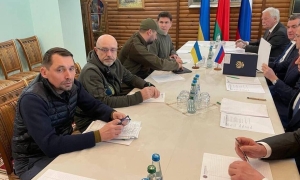Πόλεμος στην Ουκρανία: Αυτά ζητάει η αντιπροσωπεία του Κιέβου στις συζητήσεις