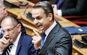 Η κυβέρνηση απαιτεί… αυτοδυναμία ενώ το συρτάρι της είναι γεμάτο με σκάνδαλα