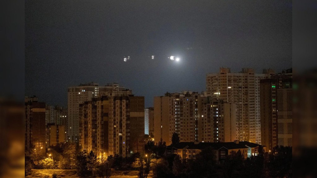 Άγνωστα αντικείμενα πάνω τη Μόσχα μια ημέρα μετά την εμφάνισή τους πάνω από την Ουάσιγκτον