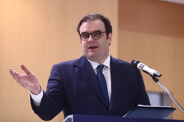 Πιερρακάκης: Το Δημόσιο παραιτείται τις εφέσεις για τις αποζημιώσεις συγγενών σε Μάτι και Μάνδρα