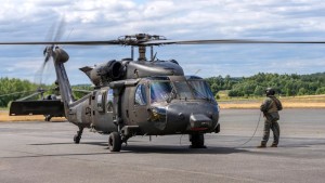 «Ο Ν.Τραμπ θα στείλει άρματα μάχης, ελικόπτερα και ΤΟΜΑ στην Ελλάδα» – Αναλυτικά η λίστα των όπλων που θέλουν οι ΕΔ