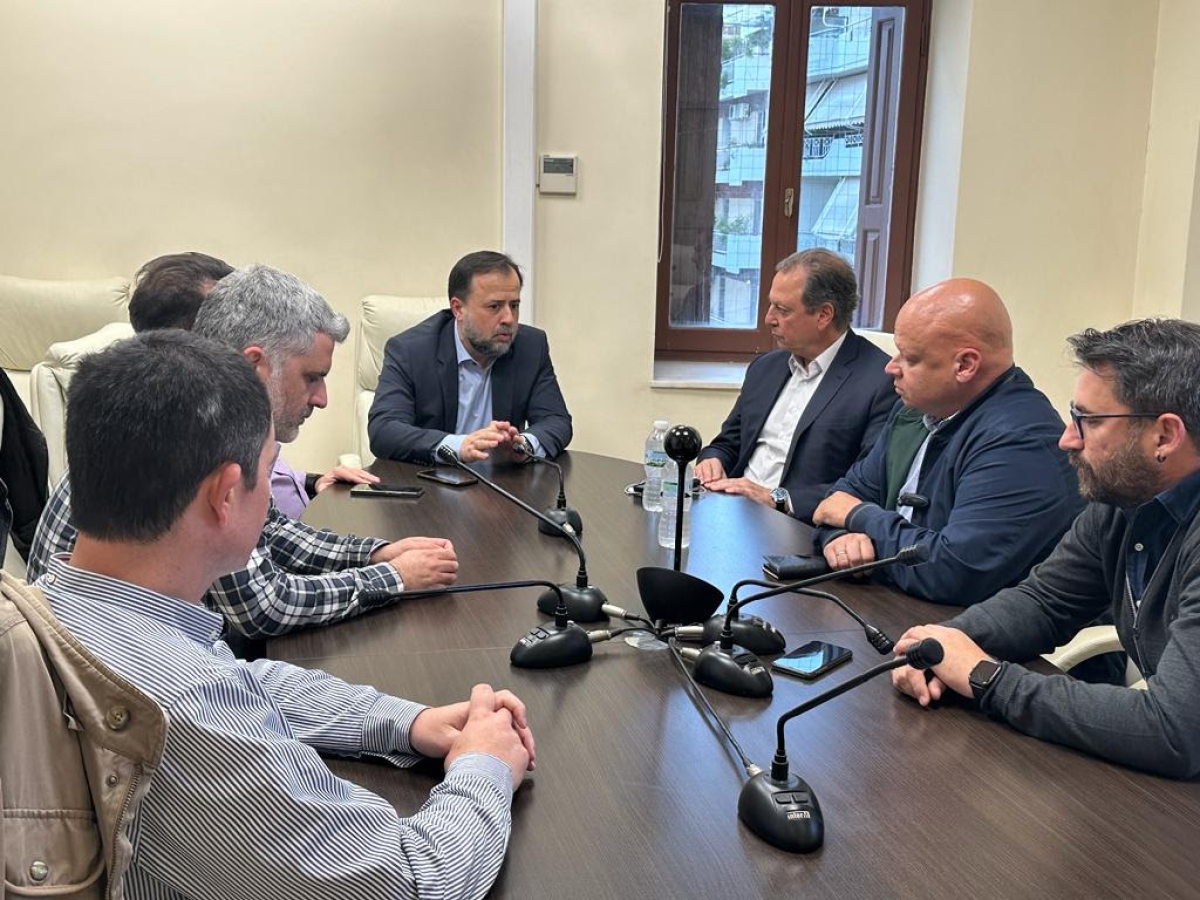 «Τα τρία μεγάλα έργα της επόμενης τετραετίας στη συνάντηση του Σπήλιου Λιβανού με το ΤΕΕ Αιτωλοκαρνανίας. Στο επίκεντρο Τριχωνίδα - Πλατυγιάλι - Οδικός Άξονας Πλατυγιαλι-Αγρίνιο-Καρπενήσι-Λαμία και η κάθετη σύνδεση Αγρινίου-Ιόνιας Οδού»