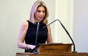 «Το έγκλημα στα Τέμπη αφορά όλη την κοινωνία»: H ομιλία της Μ.Καρυστιανού στη συγκέντρωση στο Σύνταγμα