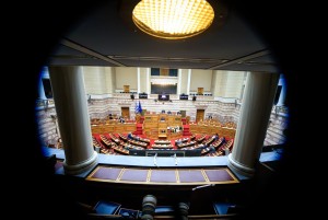 «Πώς αγοράσατε το Predator;»: Πολιτική θύελλα μετά τις αποκαλύψεις για κρατική χρηματοδότηση της Intellexa