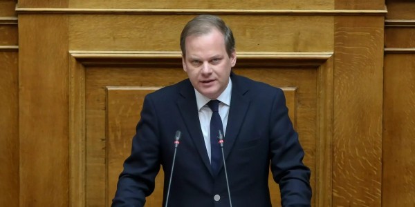 Τέμπη: Στη Βουλή δικογραφία για Κώστα Καραμανλή και Χρήστο Σπίρτζη