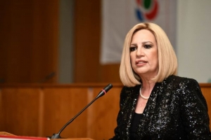 «Mένουμε σπίτι»: Ανάρτηση-μήνυμα από τη Φώφη Γεννηματά για τον κορωνοϊό
