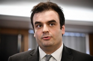Πώς το ΑΦΜ θα γίνει ο νέος προσωπικός αριθμός και στις ταυτότητες