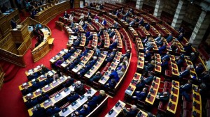 Βουλή: Ψηφίστηκε η τροπολογία για το μεταναστευτικό με 177 «ναι»