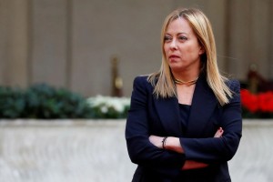 Η Μελόνι «αδειάζει» Στάρμερ και Μακρόν: «Κανένας Ιταλός στρατιώτης στην Ουκρανία»